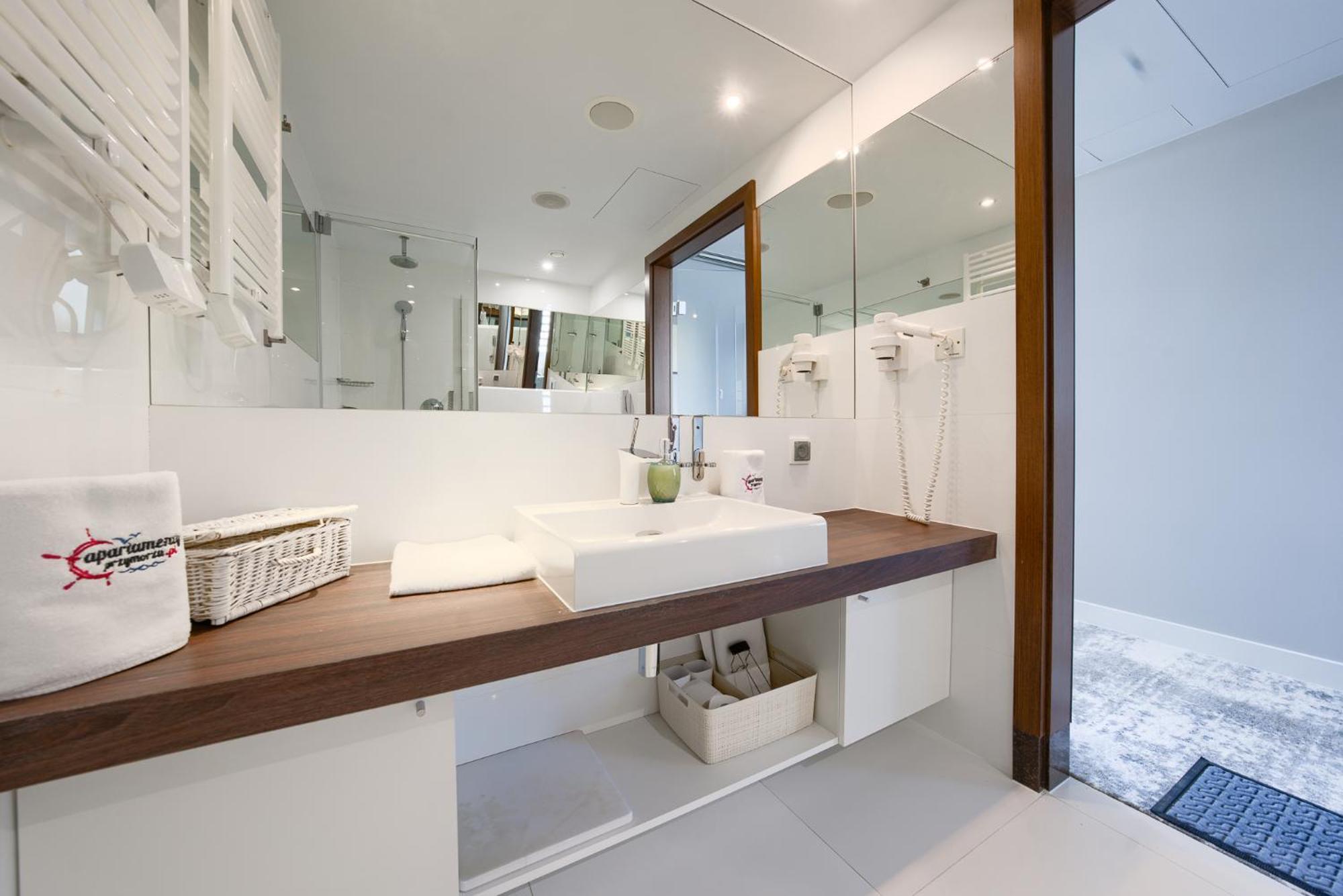 Apartamentyprzymorzu Marine***** Apartament Dwupoziomowy Z Widokiem Na Morze โควอบเซก ภายนอก รูปภาพ